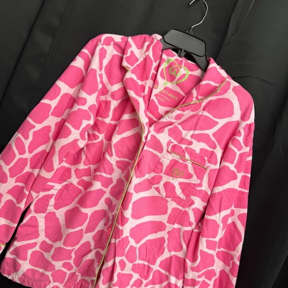 Victoria's Secret Other - Vintage Victorias Secret Pink Cheetah Button Top size Medium